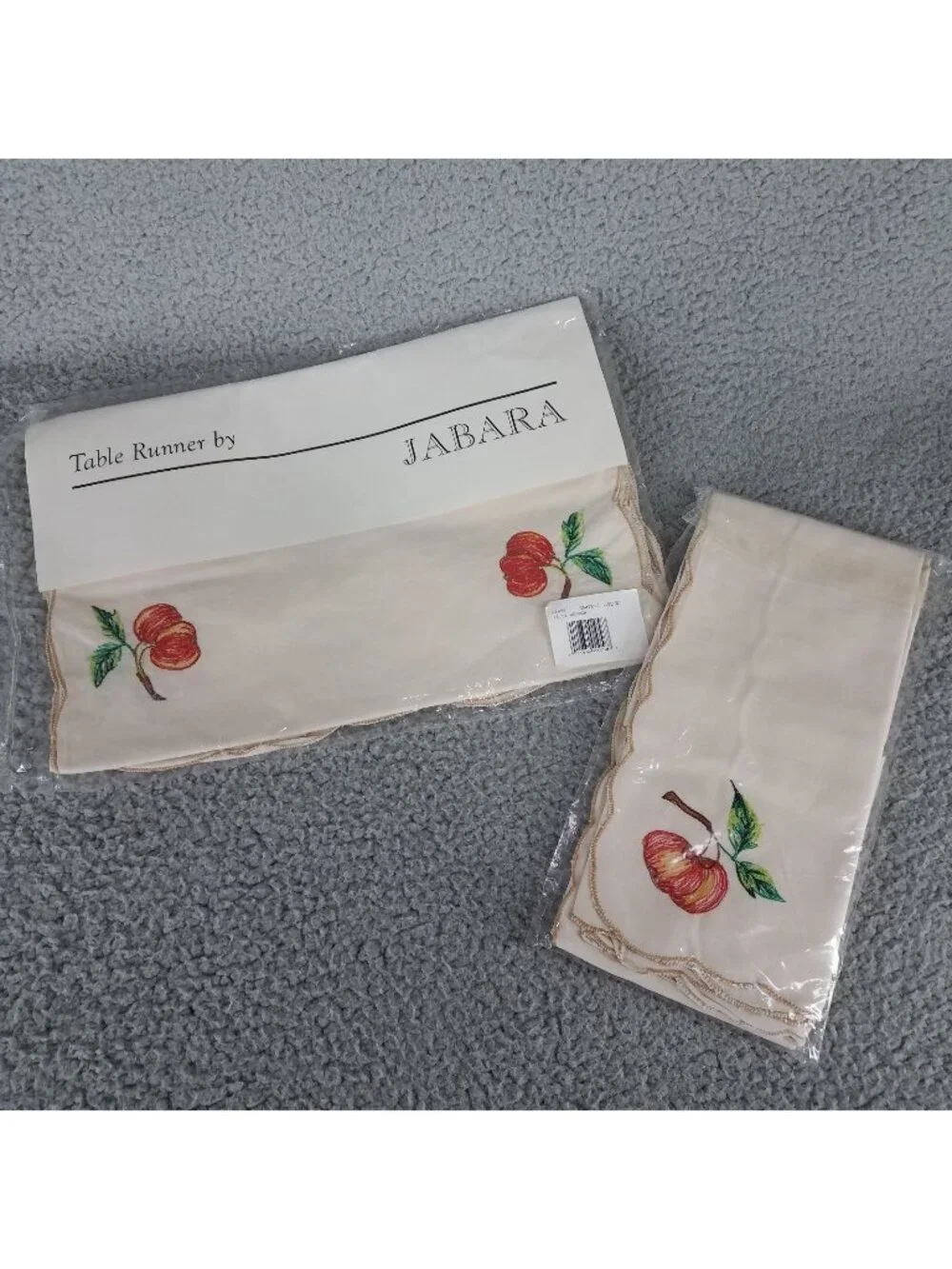 NEW Vintage Thanksgiving Table Runner & 4 Napkins Embroidered Harvest Bouquet